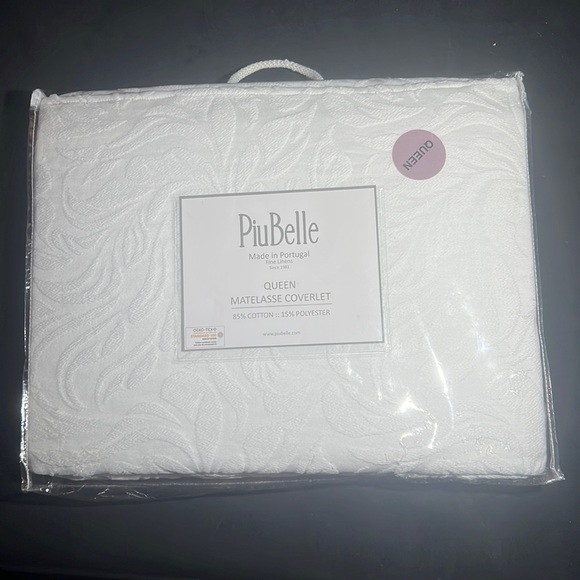 piubelle Bedding New In Box Piubelle Floral White Queen Mattelasse